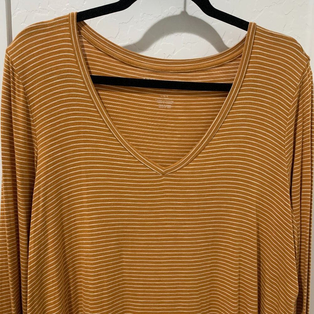 American Eagle AE Womens Long Sleeve Mustard Sexy Slub Tee Size L Large